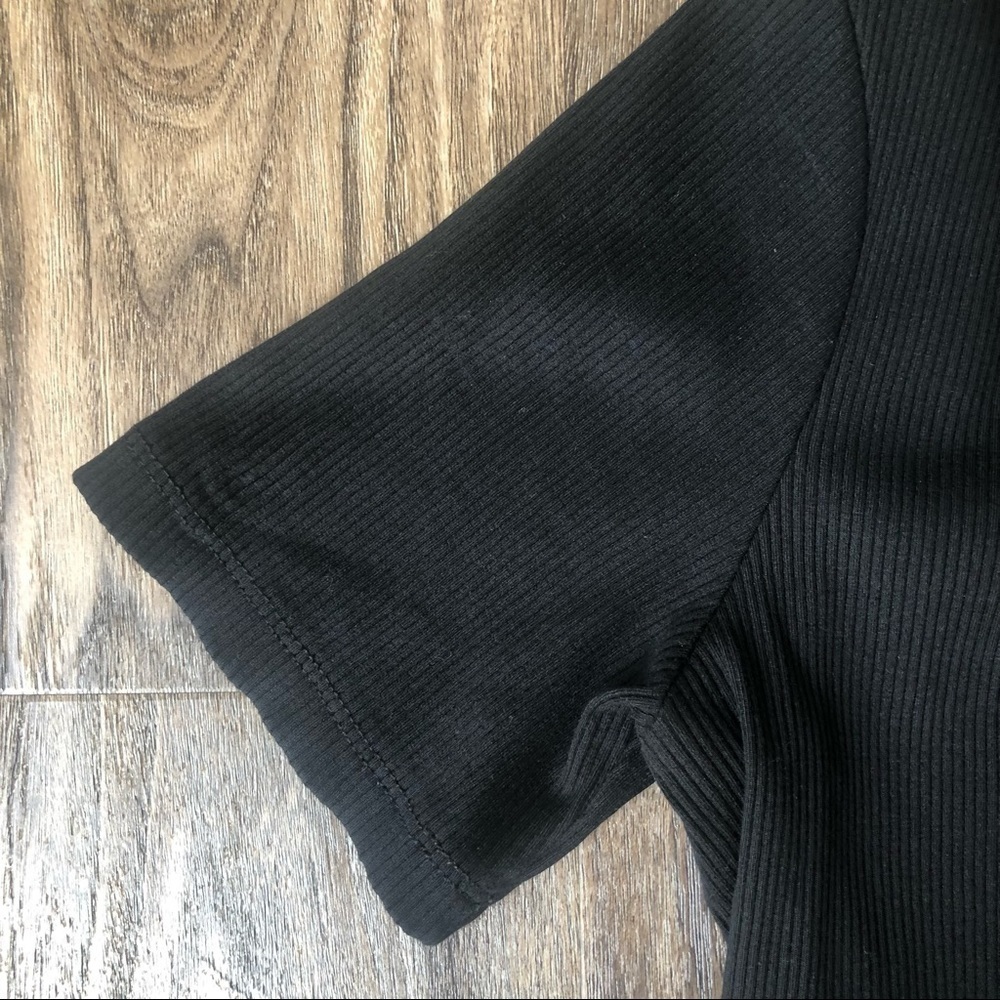 Zara Basic Short Sleeve Ribbed Crop Top - Picture 3 of 7